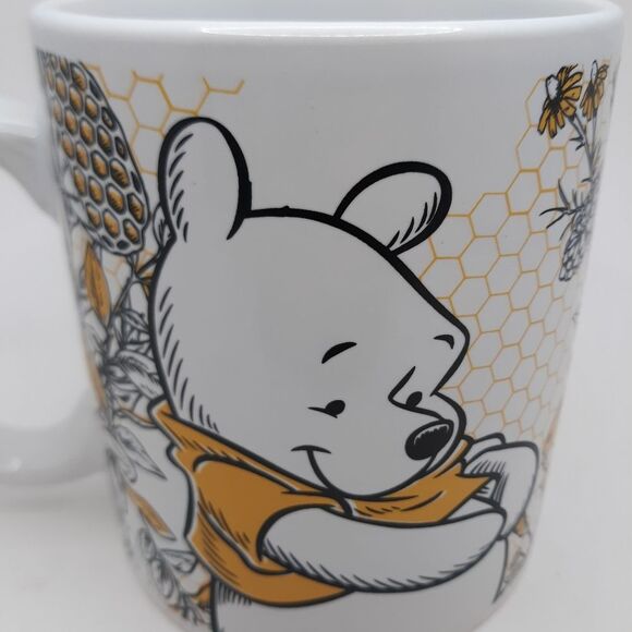Disney " WINNIE THE POOH" Ceramic 16 Oz. Coffee Tea Mug/Cup - Picture 5 of 8